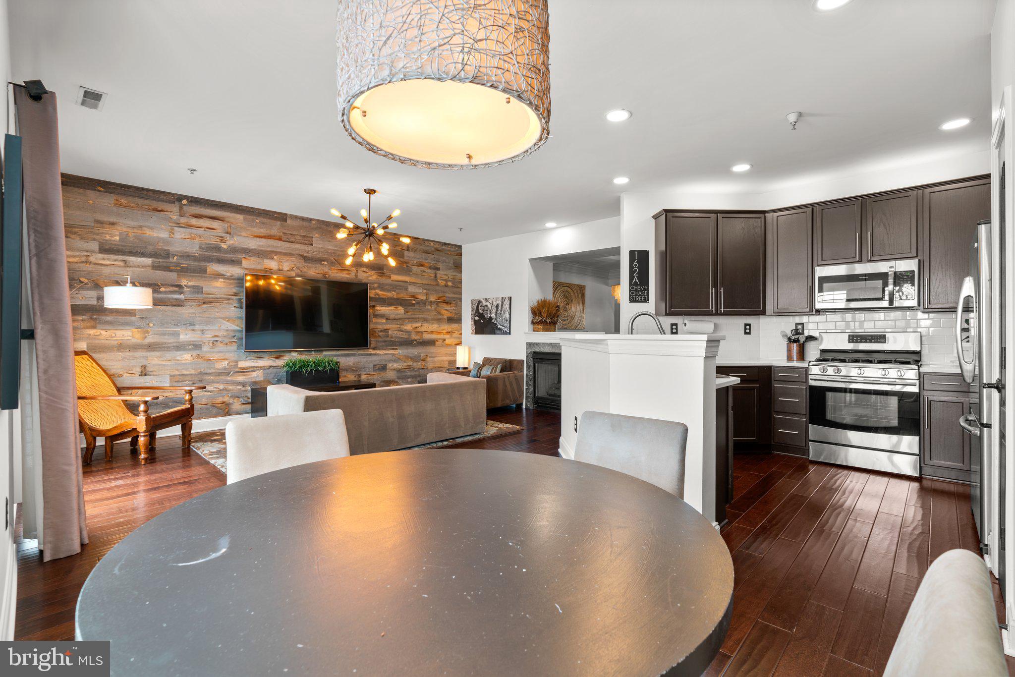 KENTLANDS - Residential