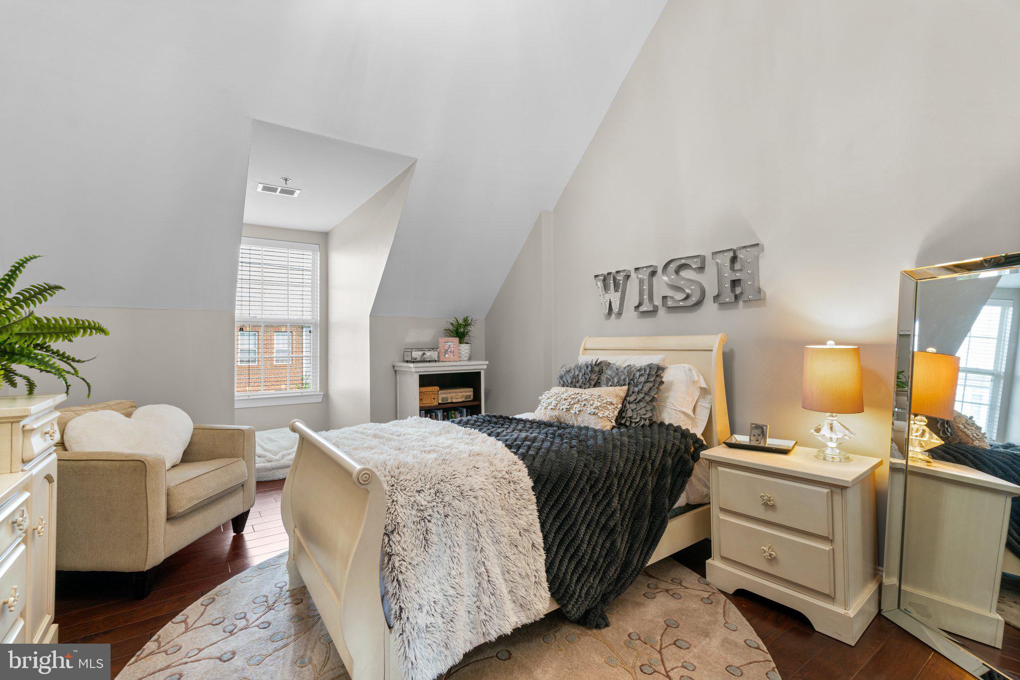 KENTLANDS - Residential