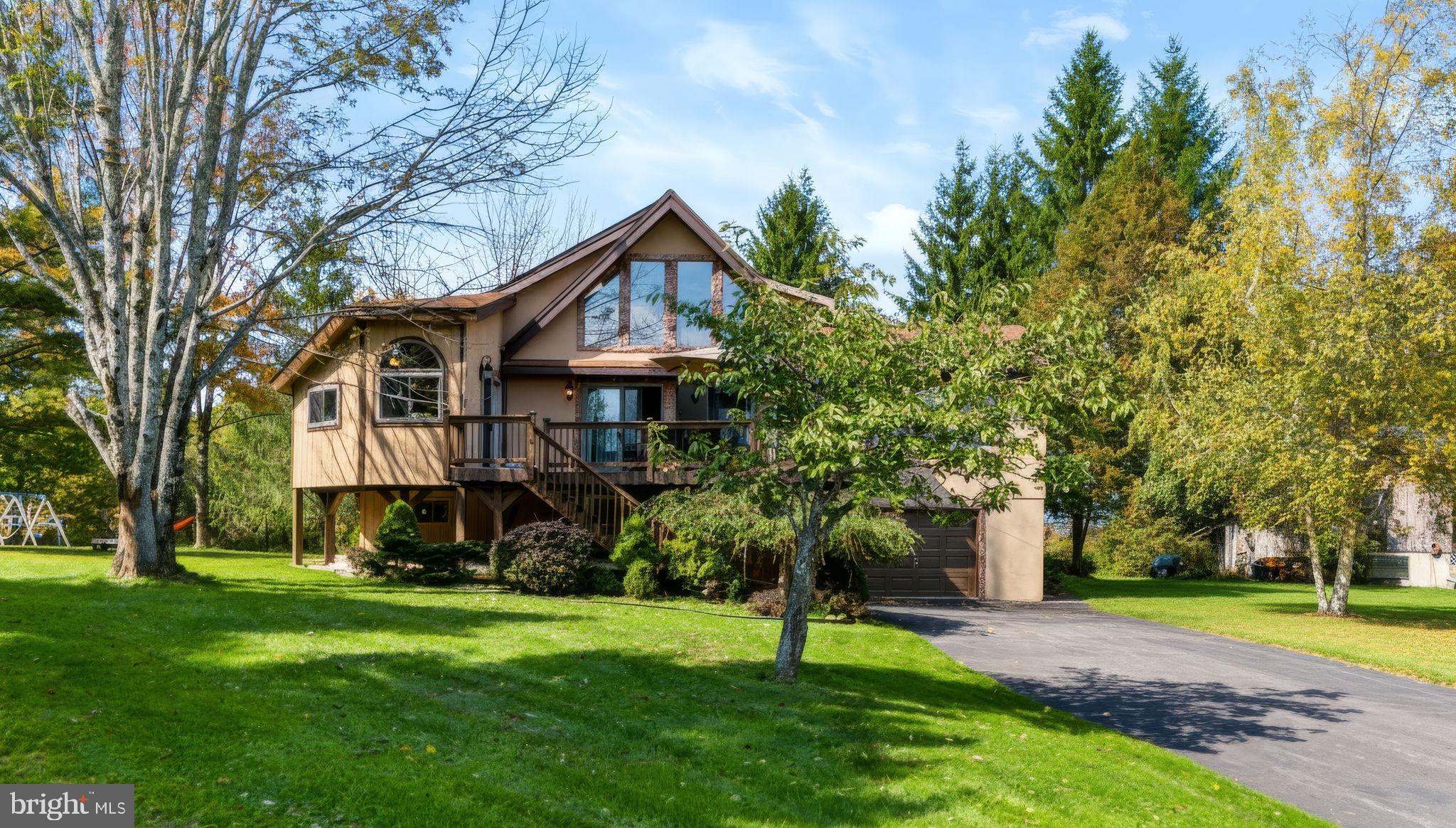 1605 RIDGEVIEW COURT
