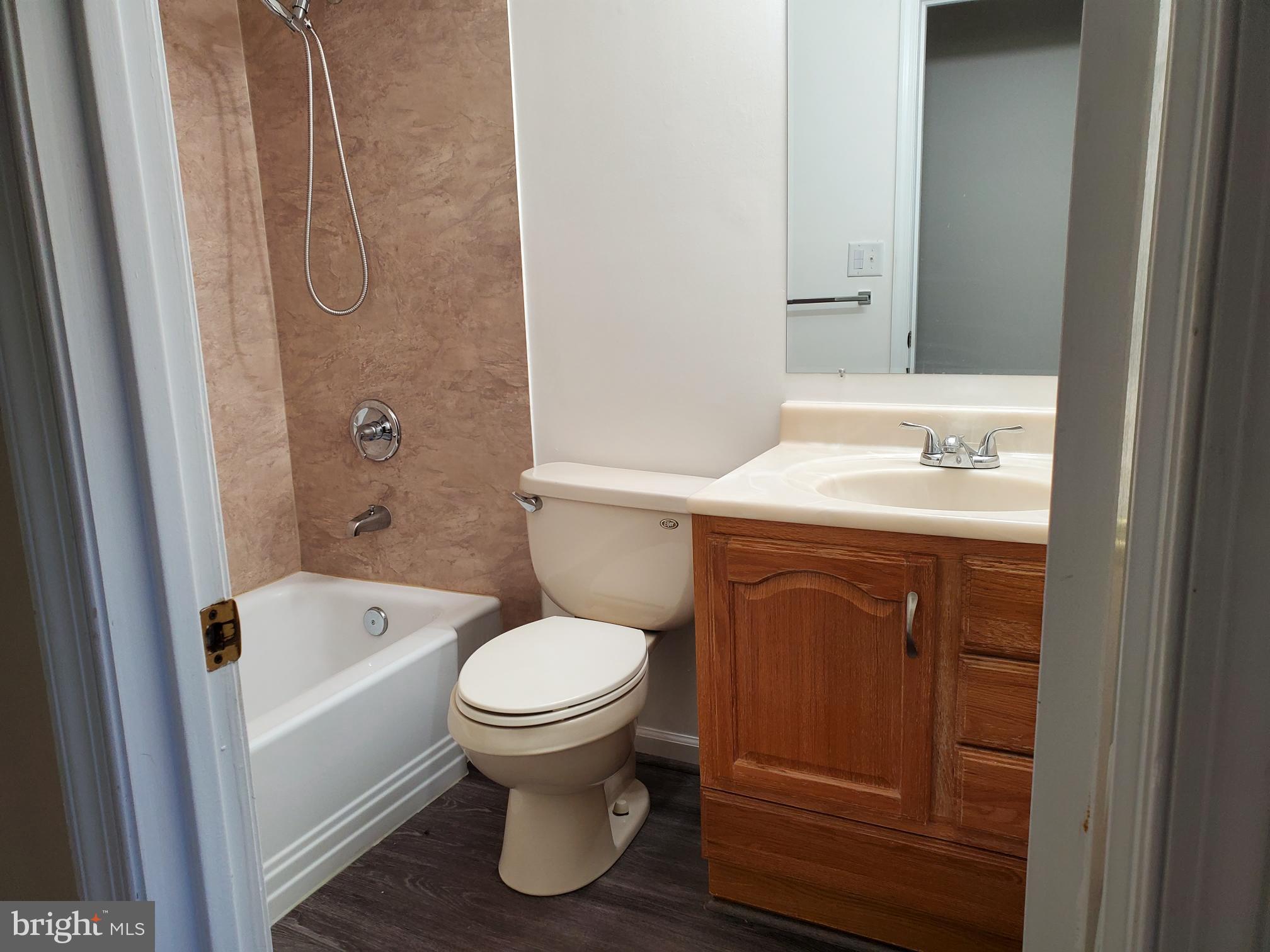 MONTGOMERY RUN - Residential Lease