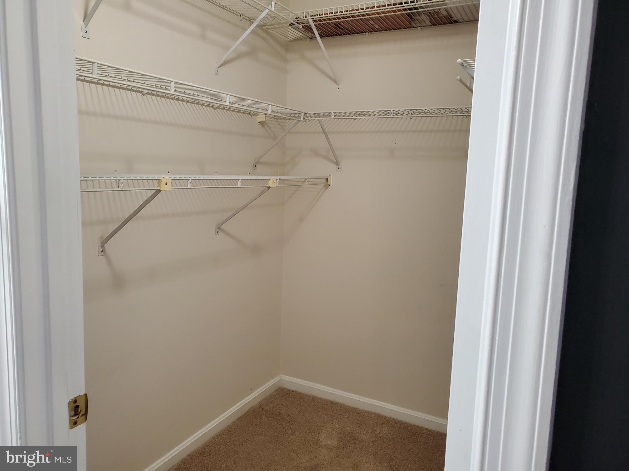 MONTGOMERY RUN - Residential Lease