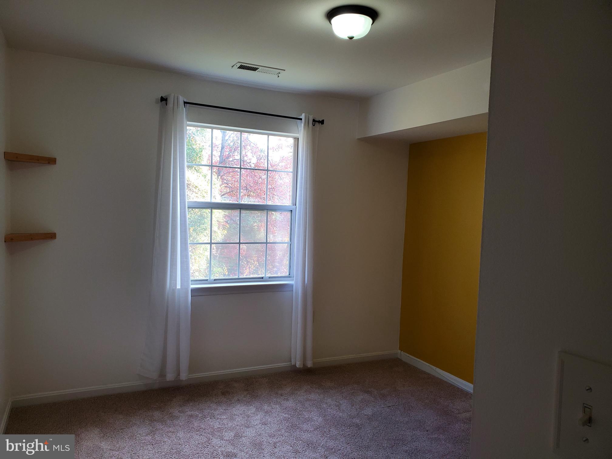 MONTGOMERY RUN - Residential Lease