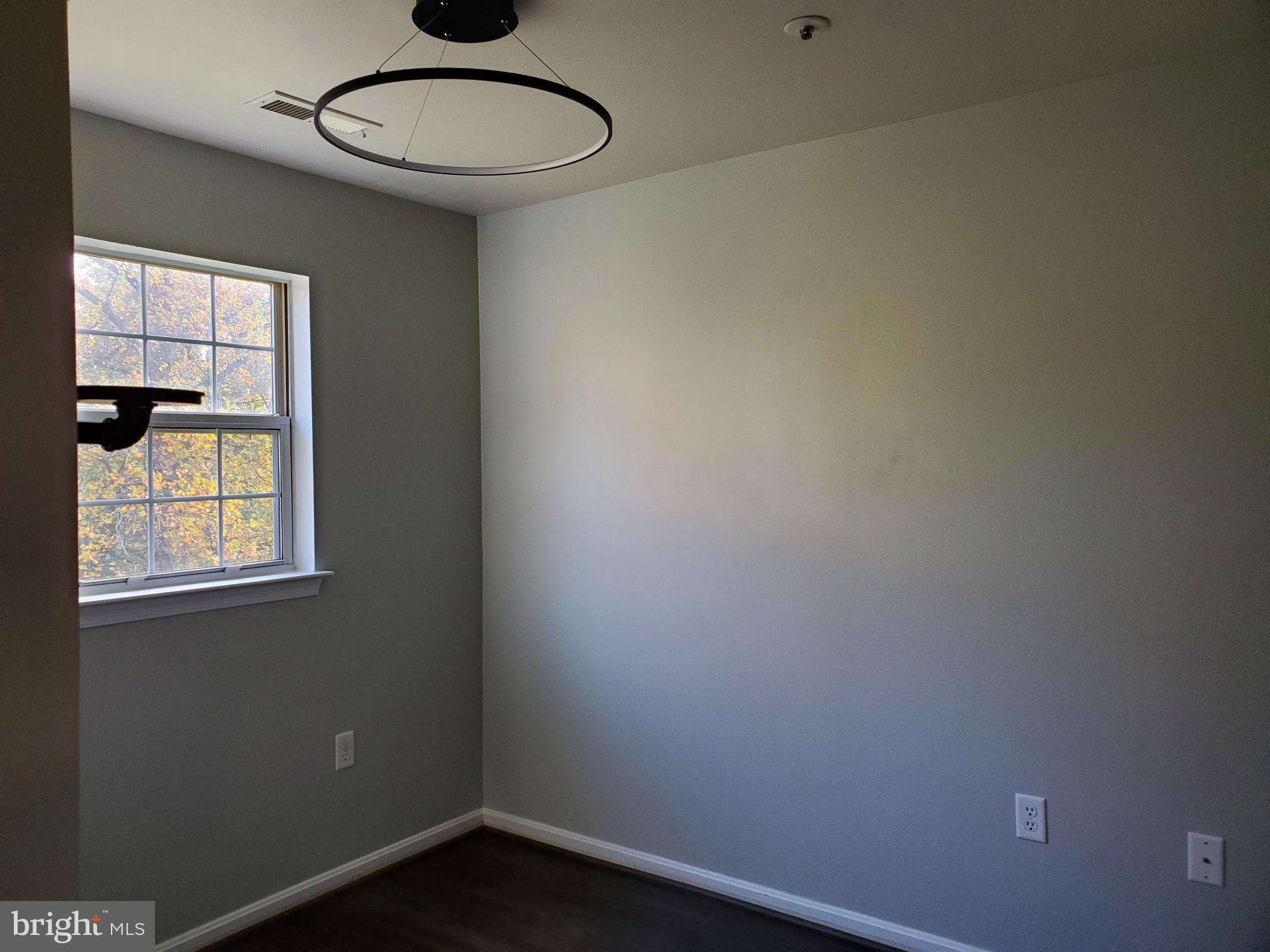 MONTGOMERY RUN - Residential Lease