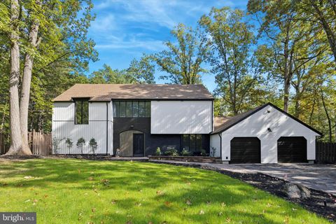 Photo of 102 Lane Of Trees, CHERRY HILL, NJ 08003 (MLS # NJCD2103992)