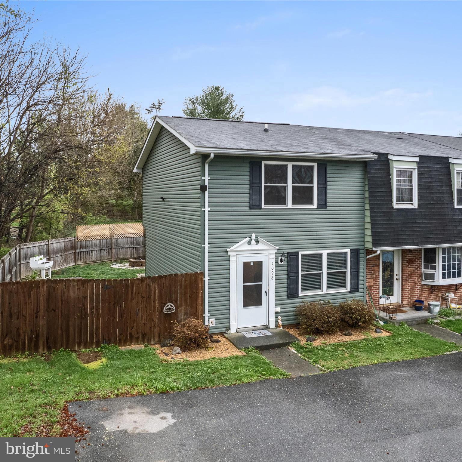 SURRY SQUARE - Residential