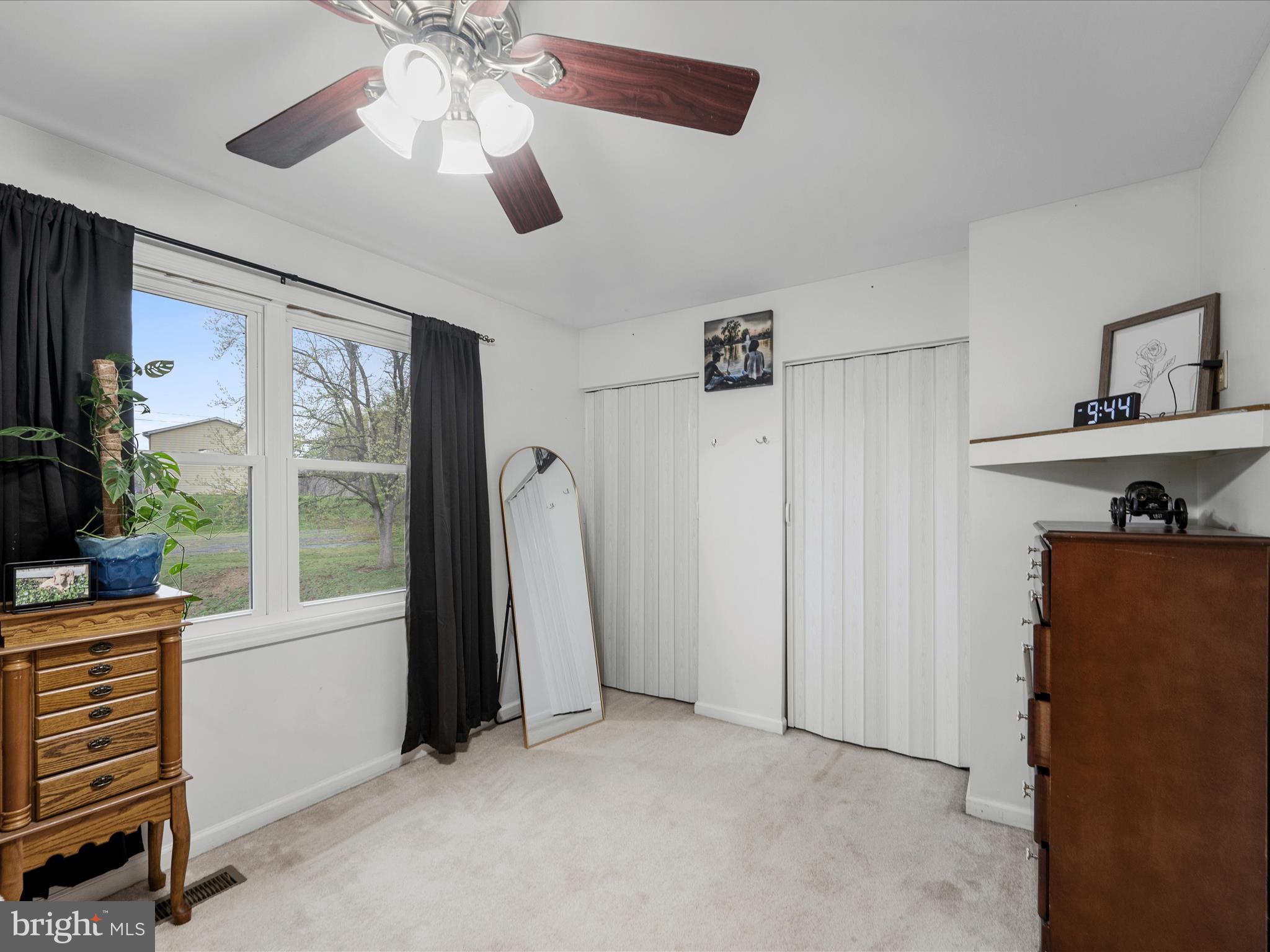 SURRY SQUARE - Residential