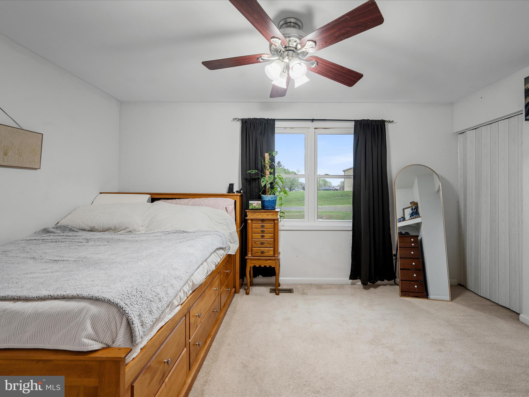 SURRY SQUARE - Residential