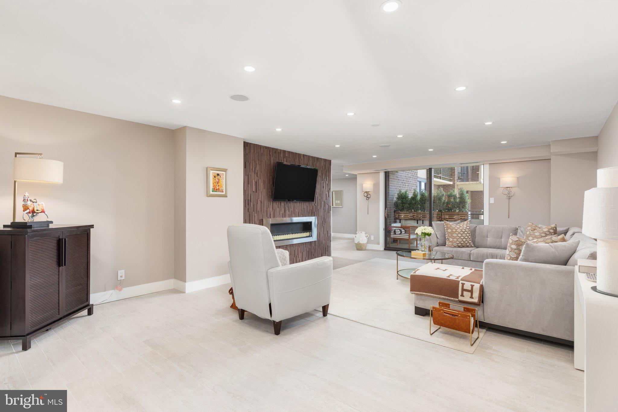 REGENCY AT MCLEAN - Residential