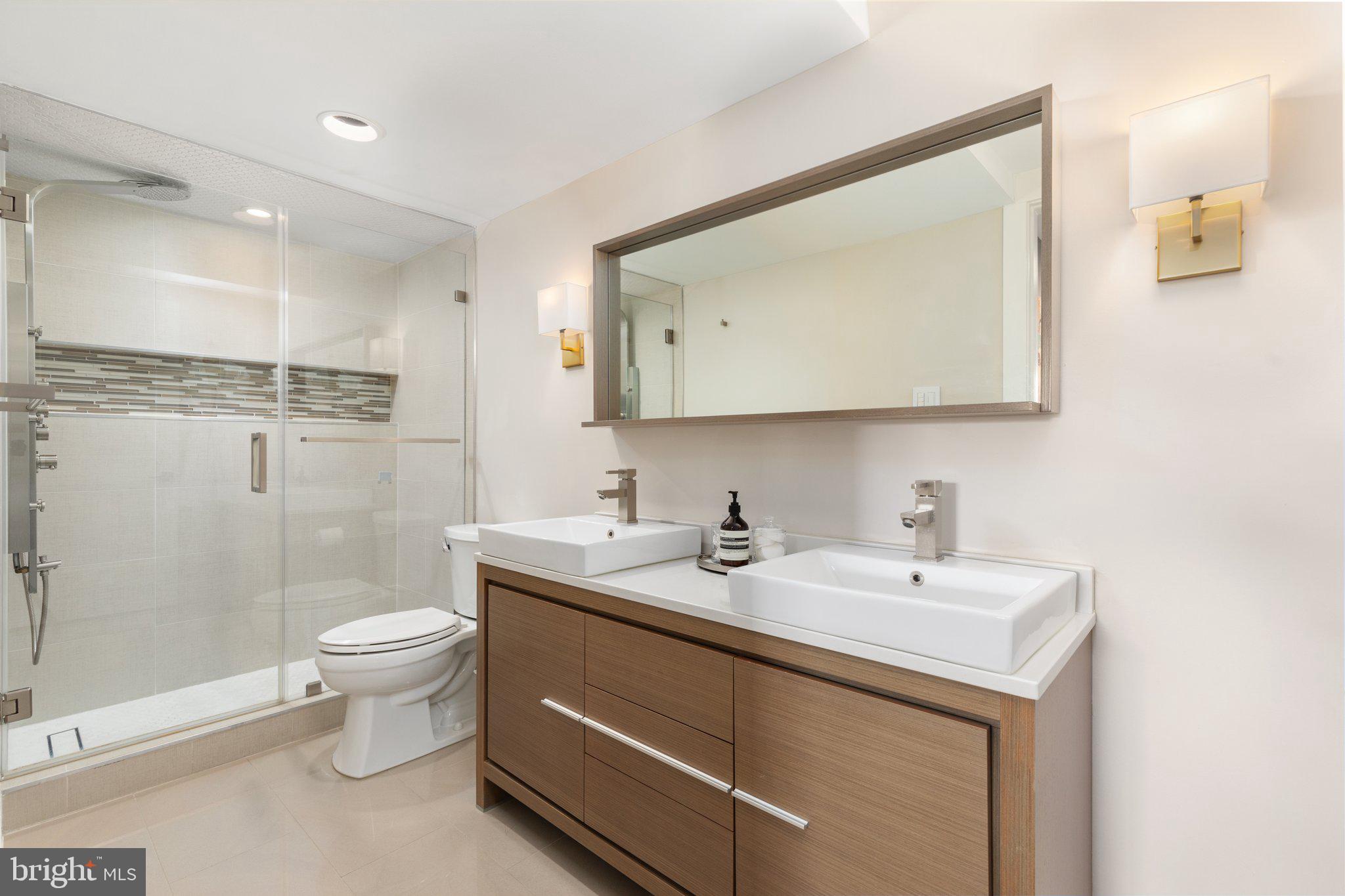 REGENCY AT MCLEAN - Residential