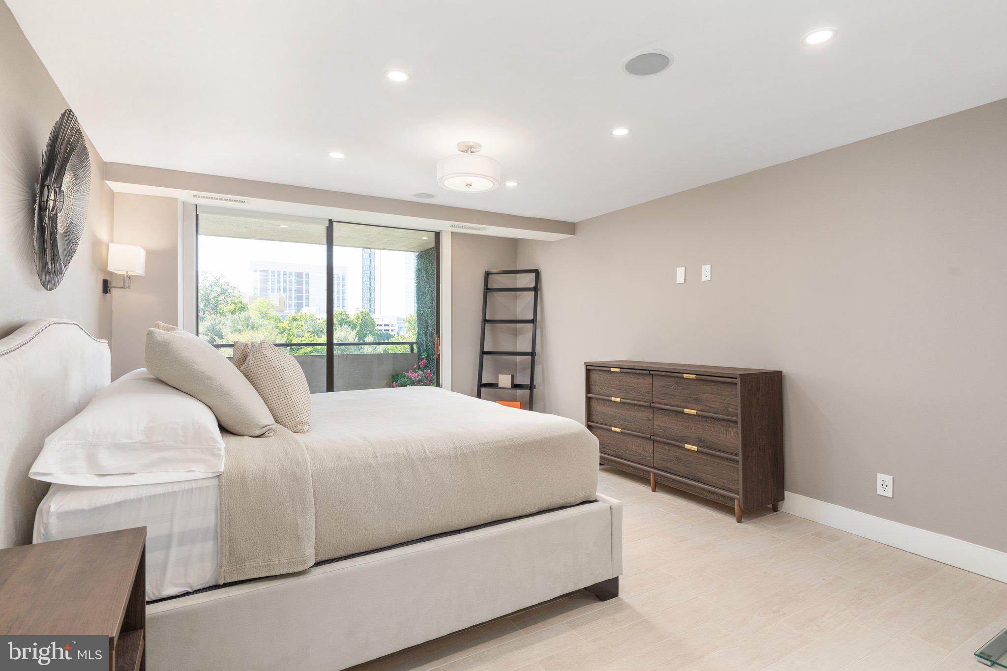 REGENCY AT MCLEAN - Residential