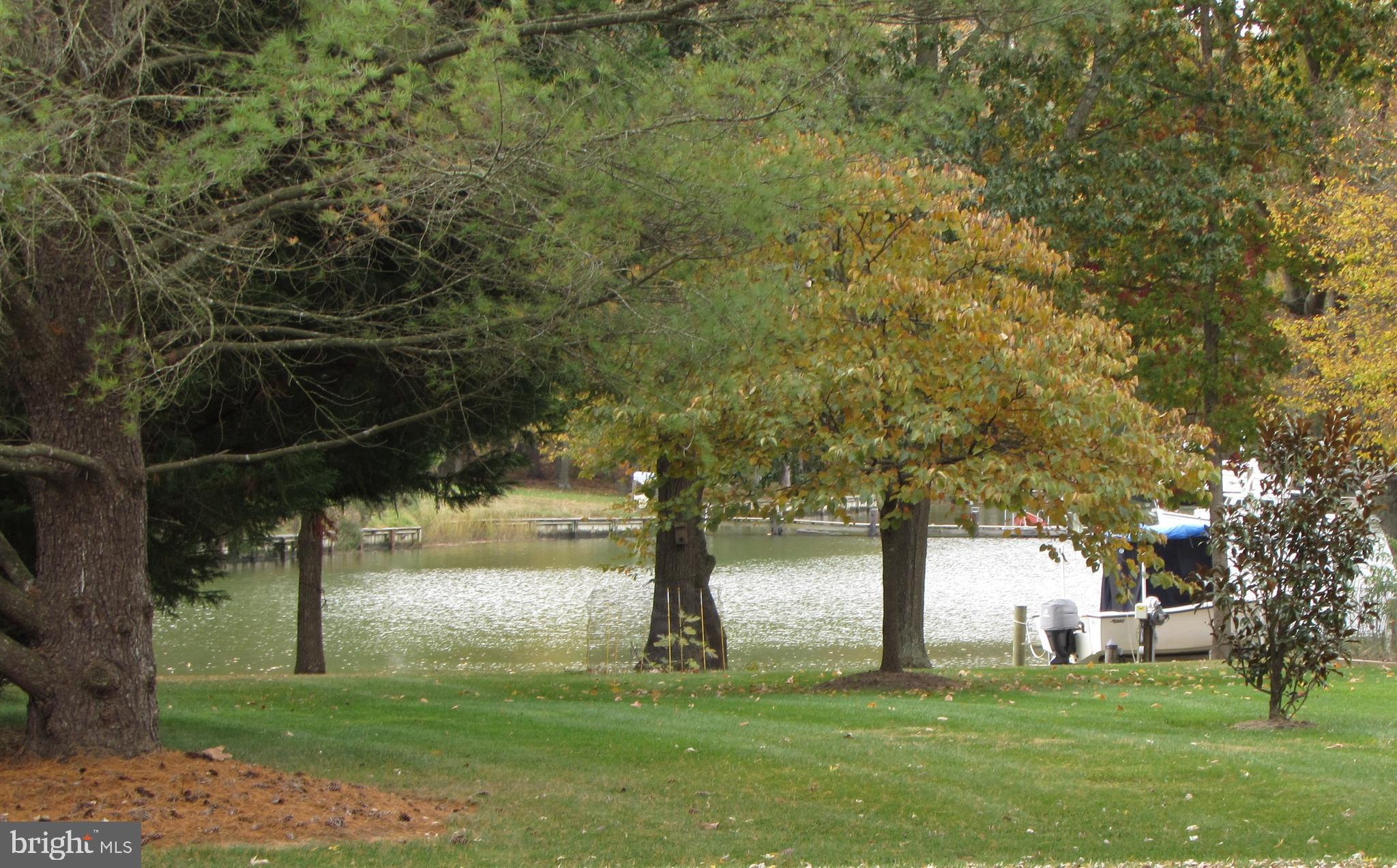 7852 WOODLAND CIRCLE