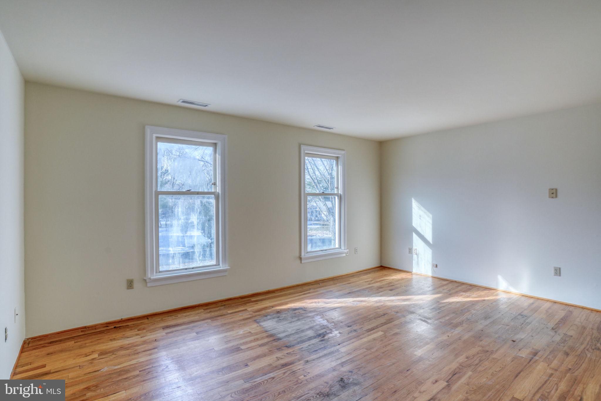 WOODLAND FARMS - Residential