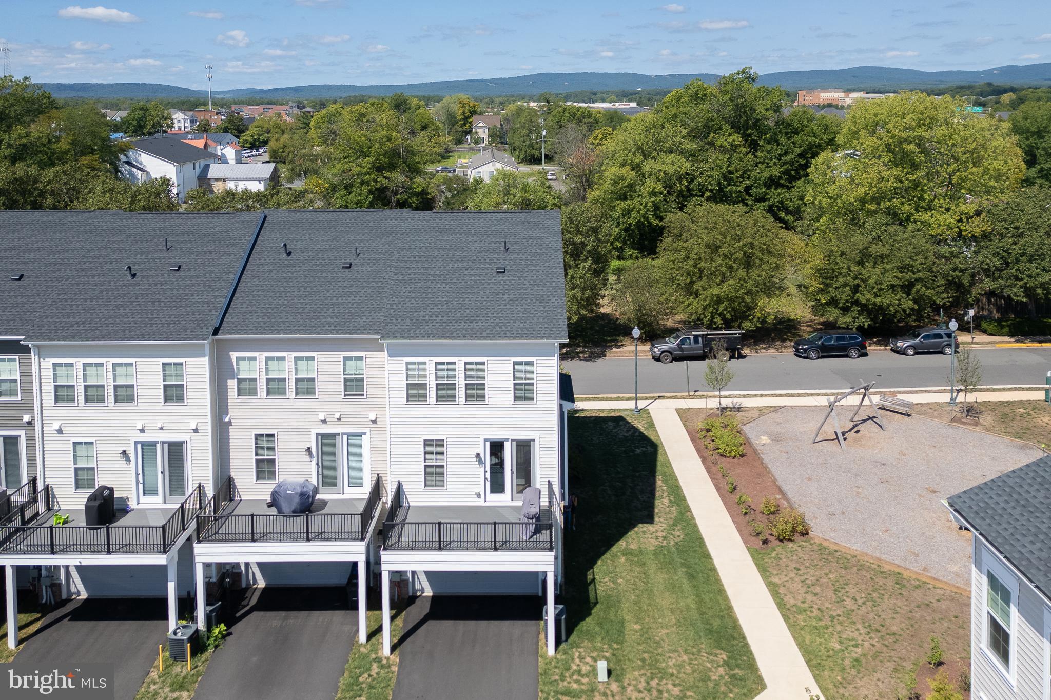 ROBINSON VILLAGE - Residential