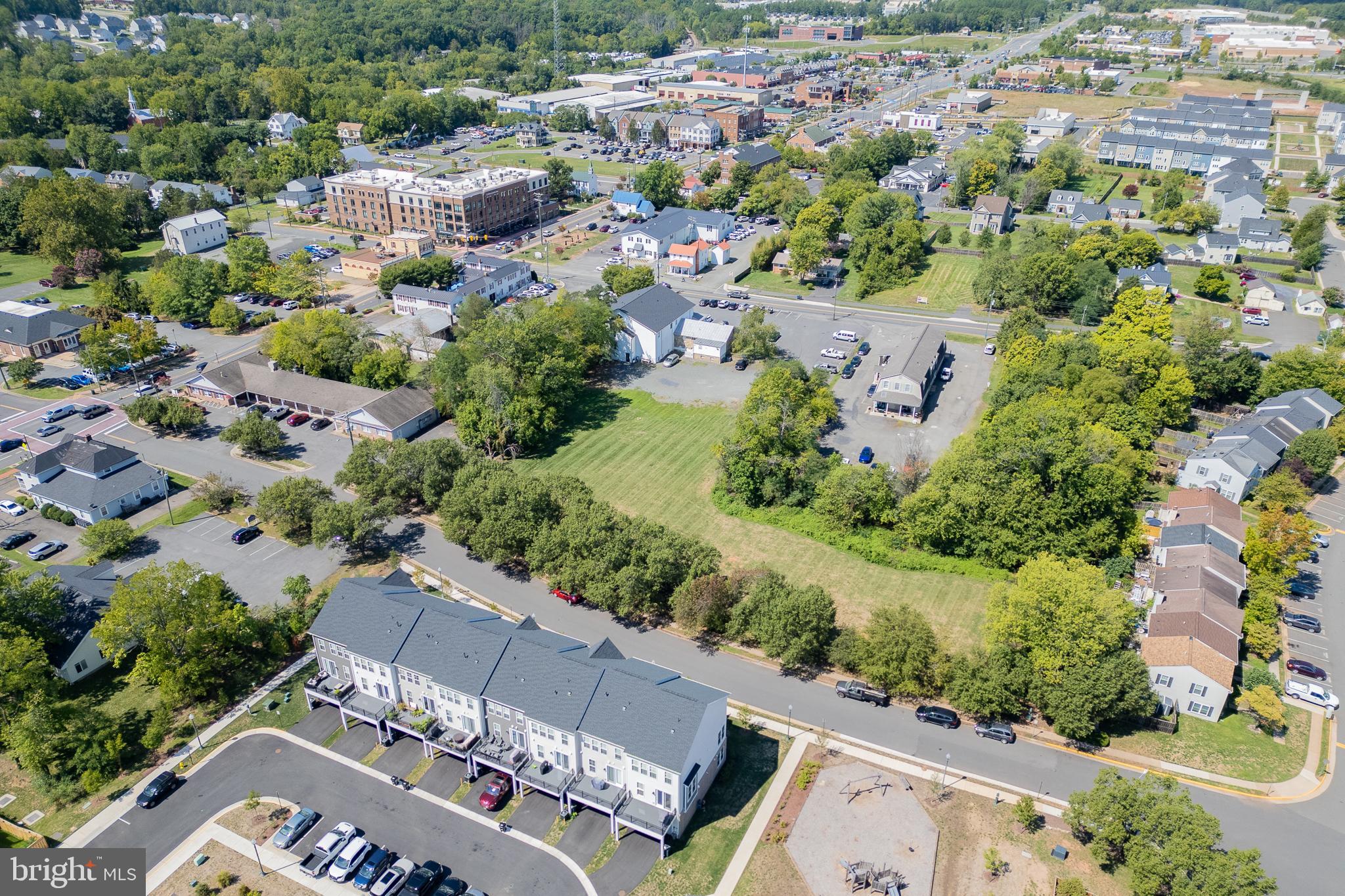 ROBINSON VILLAGE - Residential