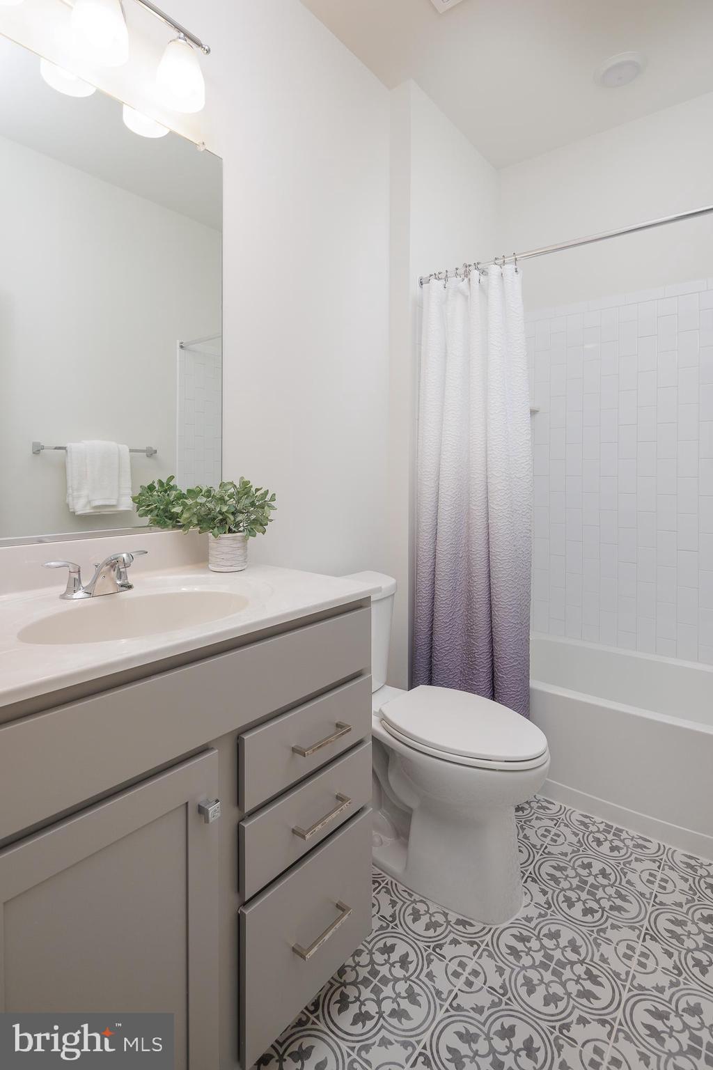 ROBINSON VILLAGE - Residential