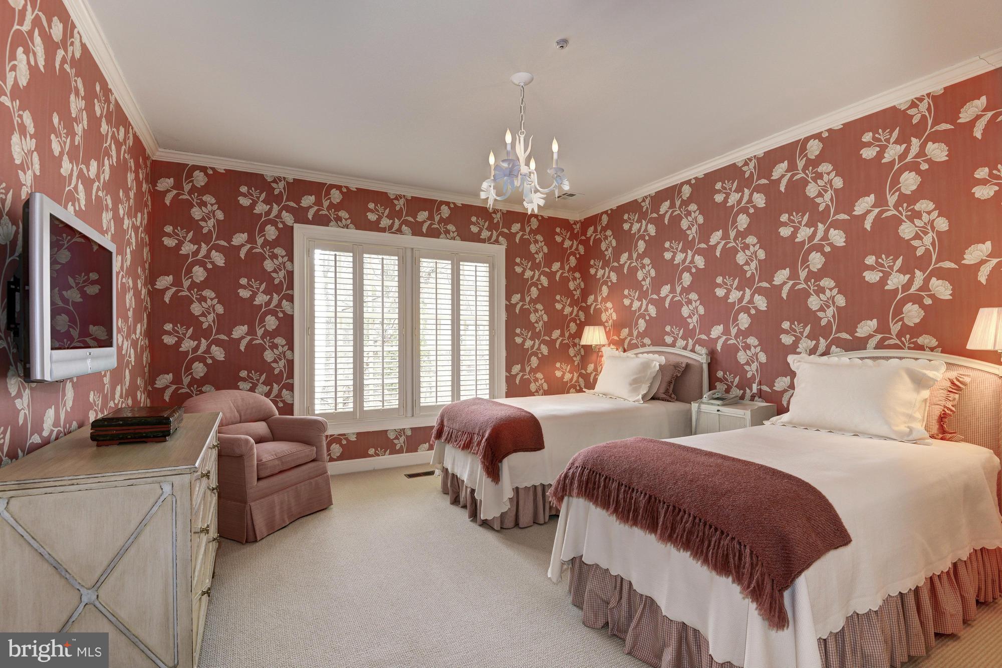 BURNING TREE - Residential