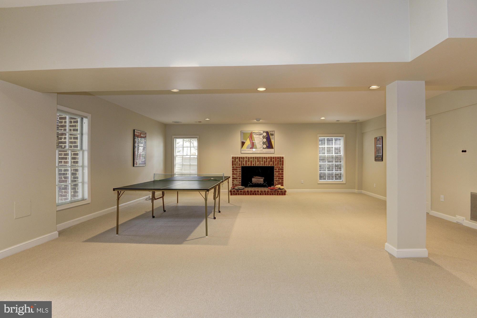 BURNING TREE - Residential