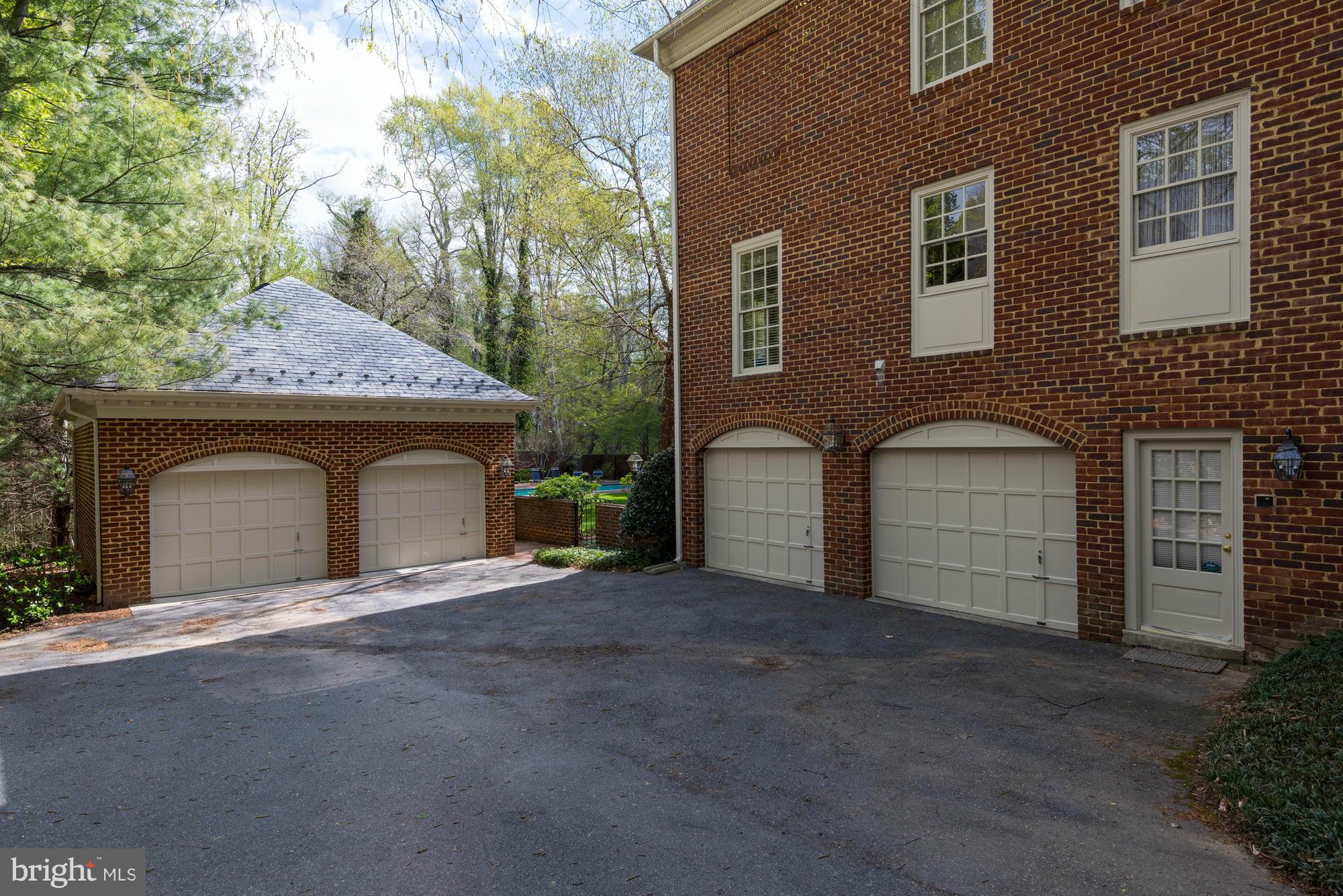 BURNING TREE - Residential