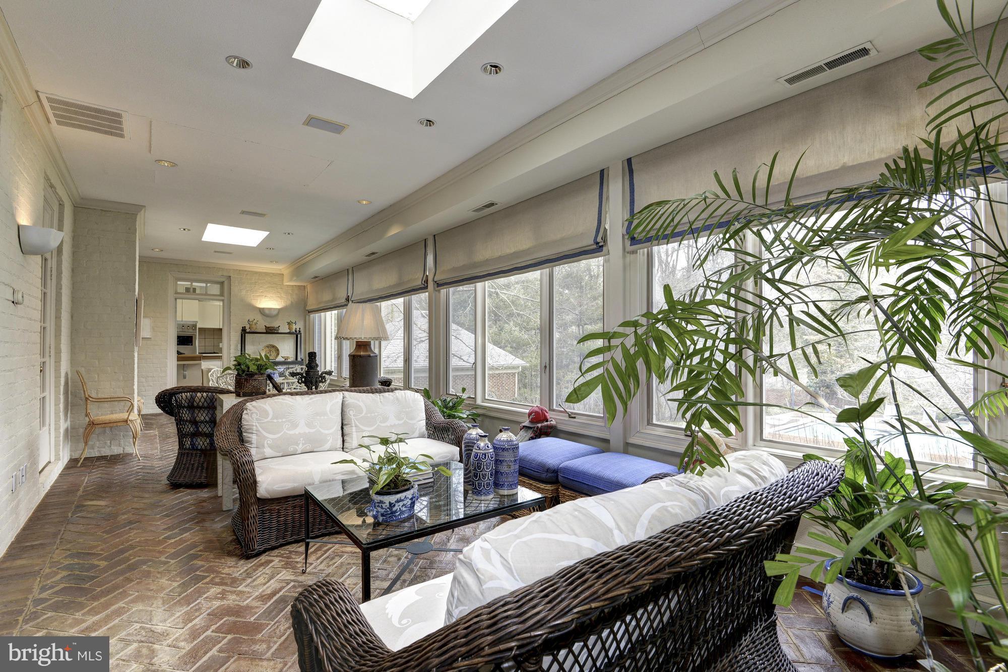 BURNING TREE - Residential