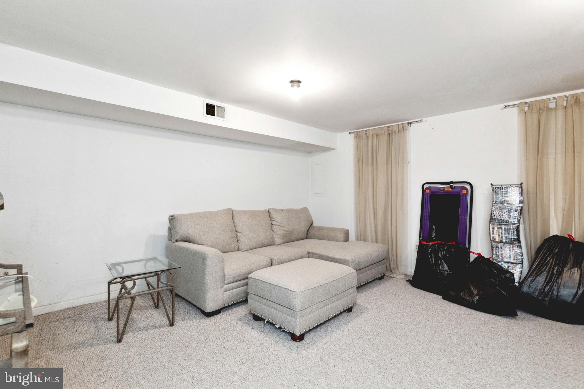 ROLLING BROOK - Residential