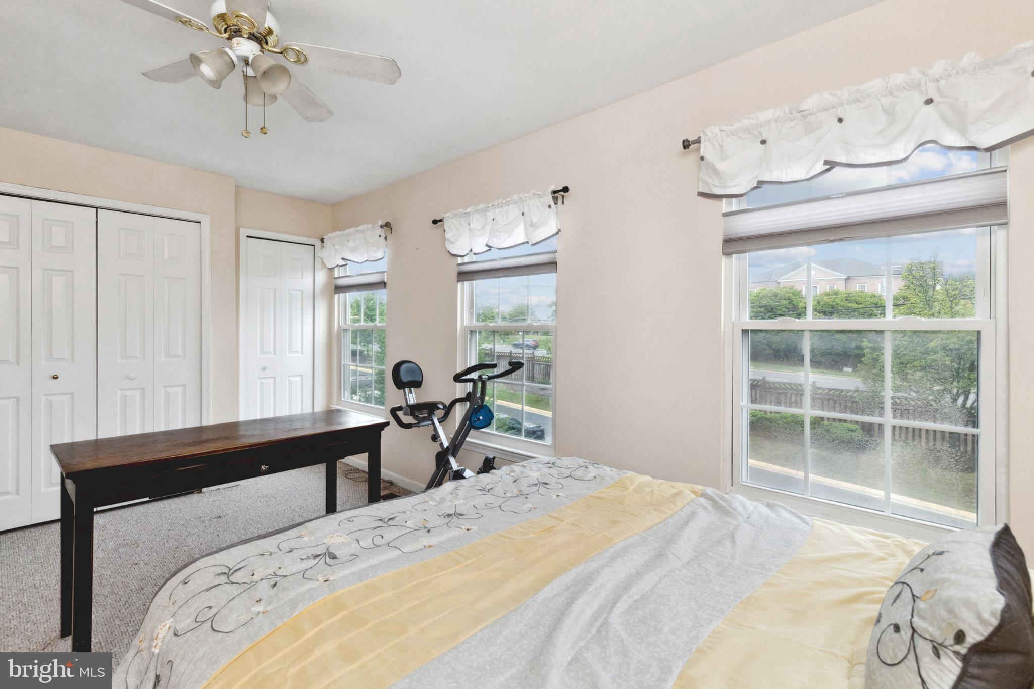 ROLLING BROOK - Residential