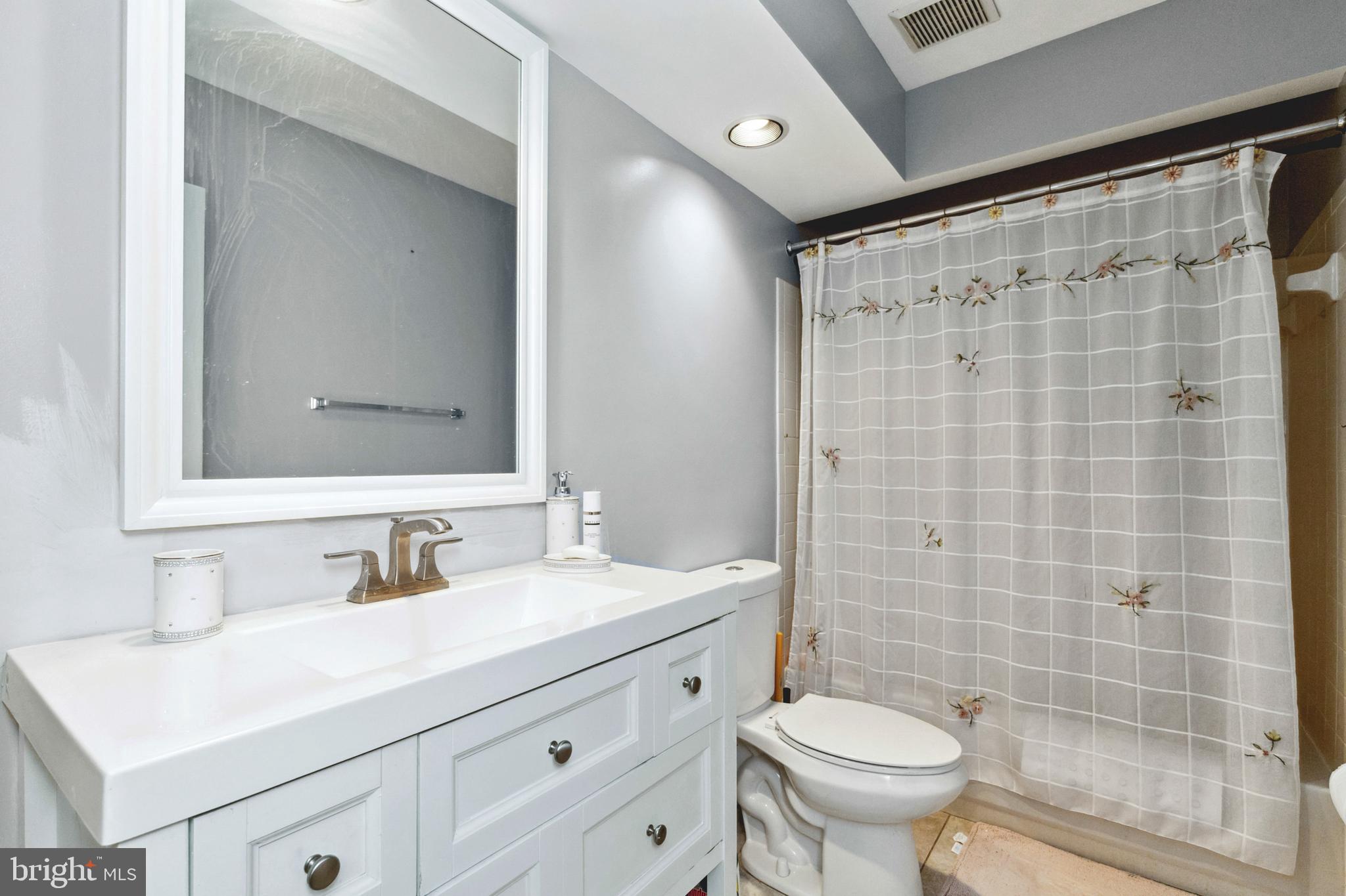 ROLLING BROOK - Residential