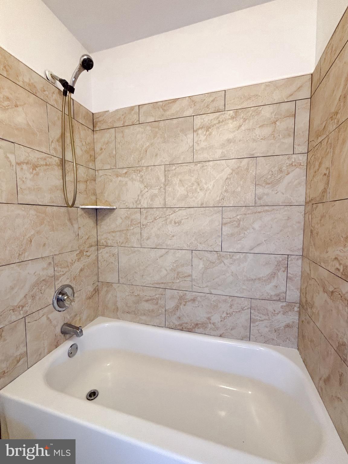 EDGEWATER VILLAGE - Residential Lease