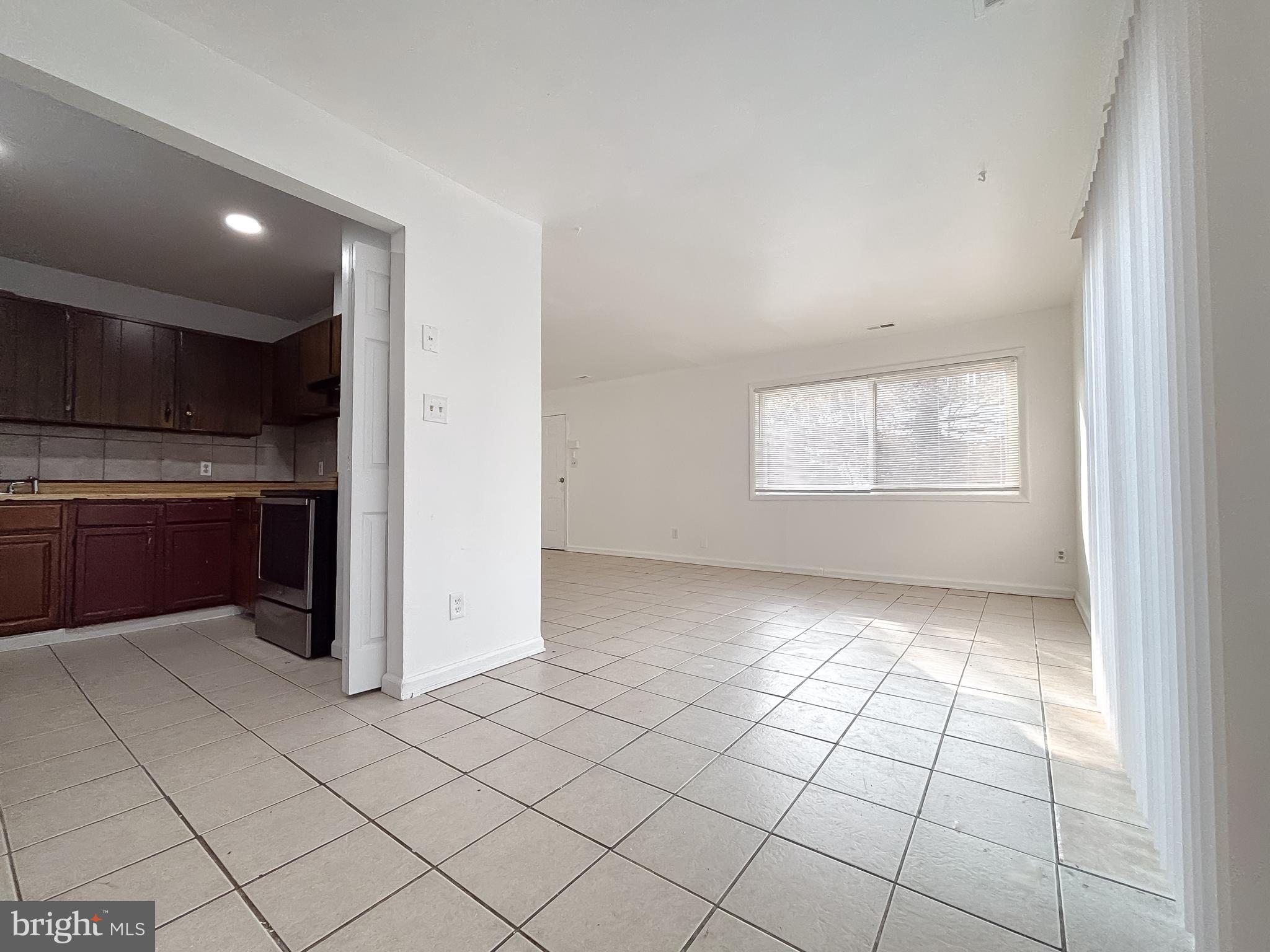 EDGEWATER VILLAGE - Residential Lease