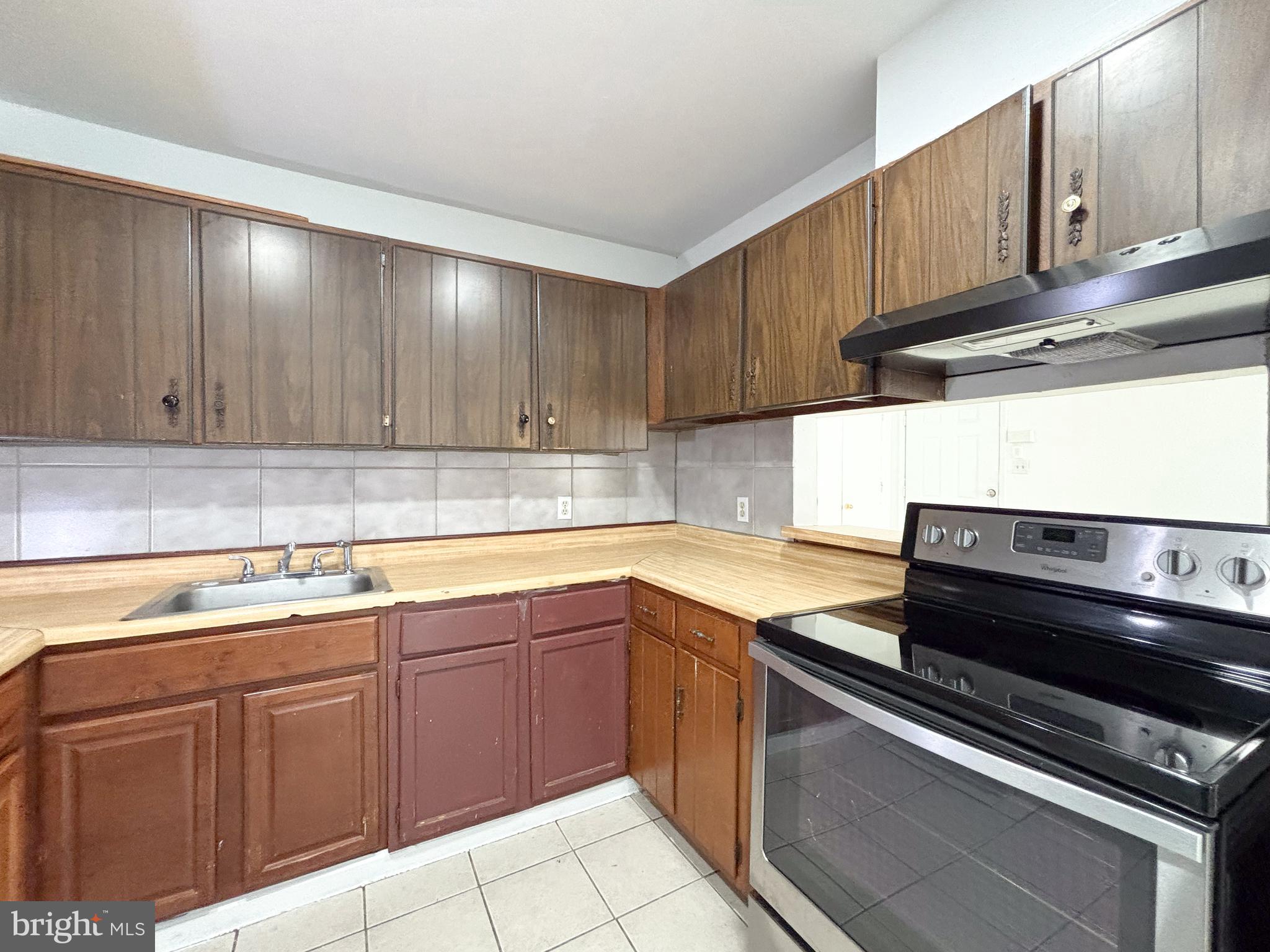 EDGEWATER VILLAGE - Residential Lease