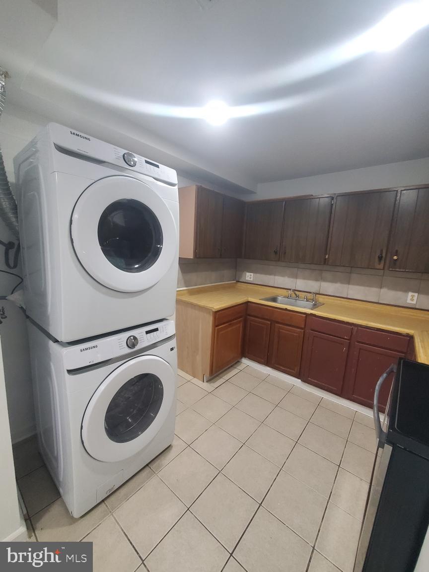 EDGEWATER VILLAGE - Residential Lease