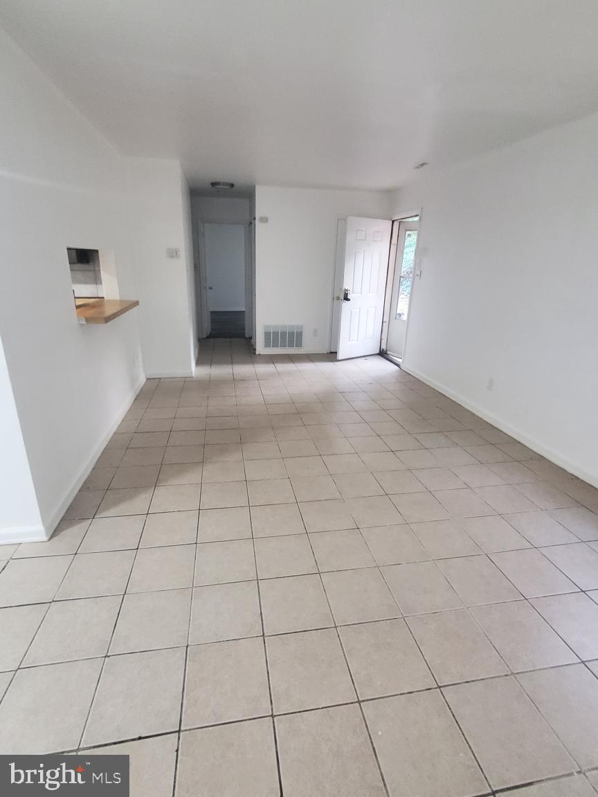 EDGEWATER VILLAGE - Residential Lease