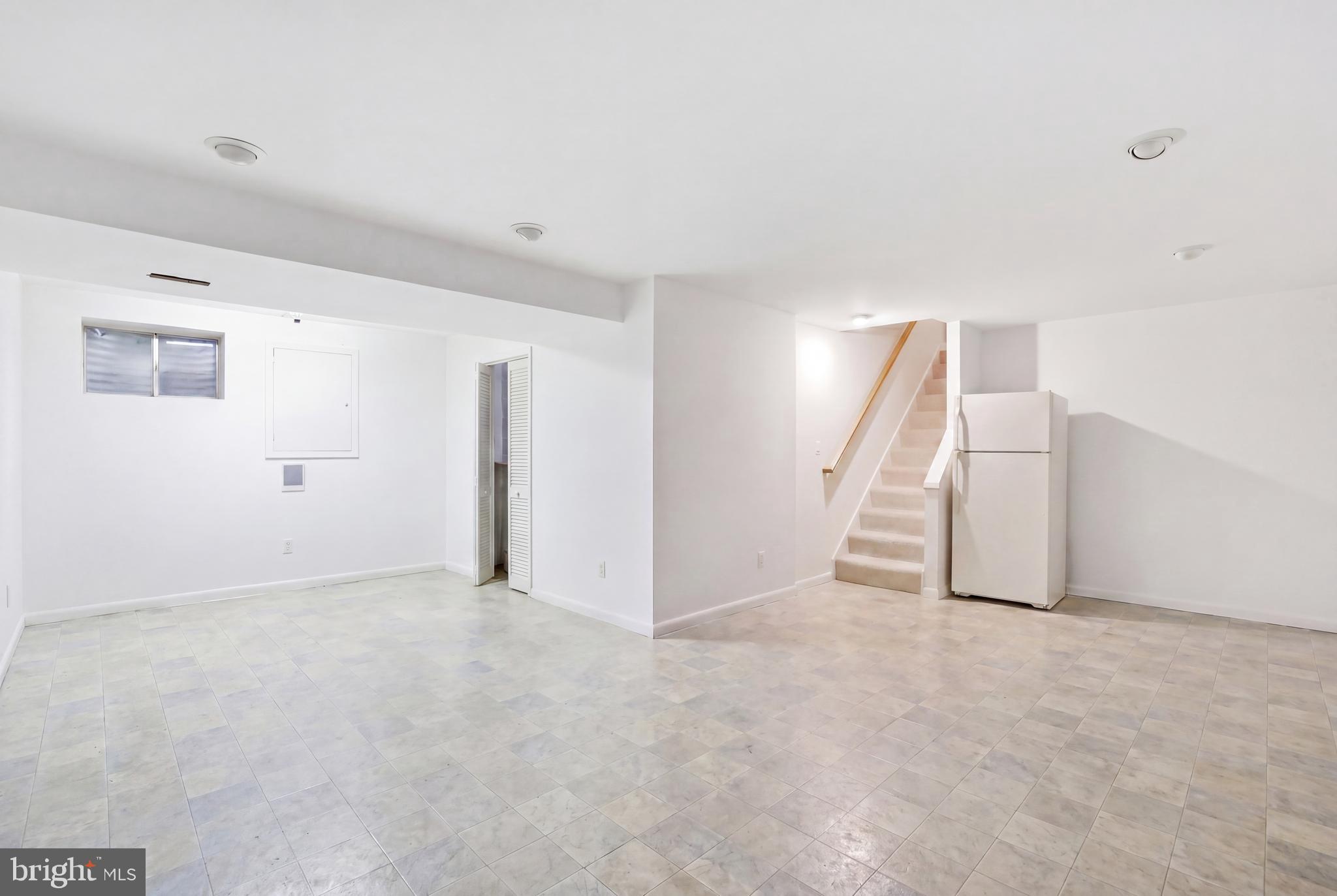 CANTERBURY WOODS - Residential