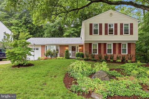 Homes For Sale - 4908 Woodland Way<br/> ANNANDALE, VA 22003
