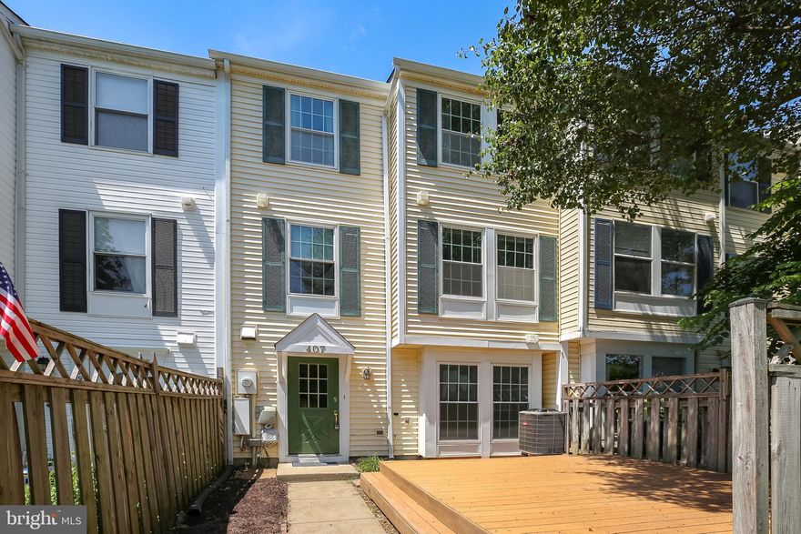 This beautifully maintained 3-bedroom townhome with 2 full baths and 1 half bath is available for rent in the highly sought-after Park Summit community. The home is freshly painted and features hardwood flooring throughout all levels. The warm and welcoming entryway leads into a bright kitchen and an open-concept dining and living area. The kitchen offers ample cabinetry and great storage space.

The second level includes two bedrooms, a full bathroom, and a convenient laundry room. The top floor features a spacious primary suite with a skylight and an en-suite bathroom that includes a Jacuzzi tub. Enjoy morning coffee or evening relaxation on the large front deck.

Park Summit provides exceptional convenience, just minutes from Kentland, Crown, and Rio. Recent upgrades include Water Heater (Jan 2021), HVAC (Aug 2020), Roof (2014), and Washer (2017). This well-cared-for home is move-in ready and won’t last long! Come see it before it’s gone.