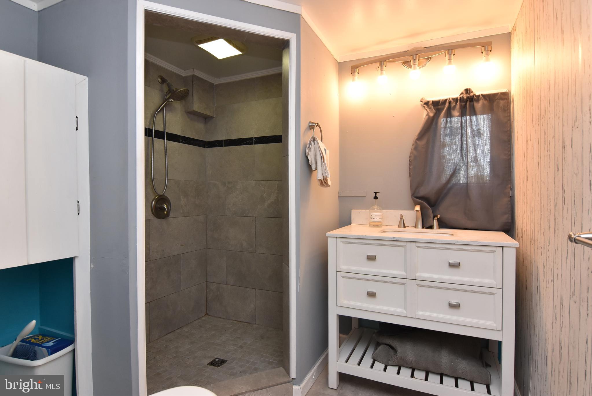 POTNETS DOCKSIDE - Residential