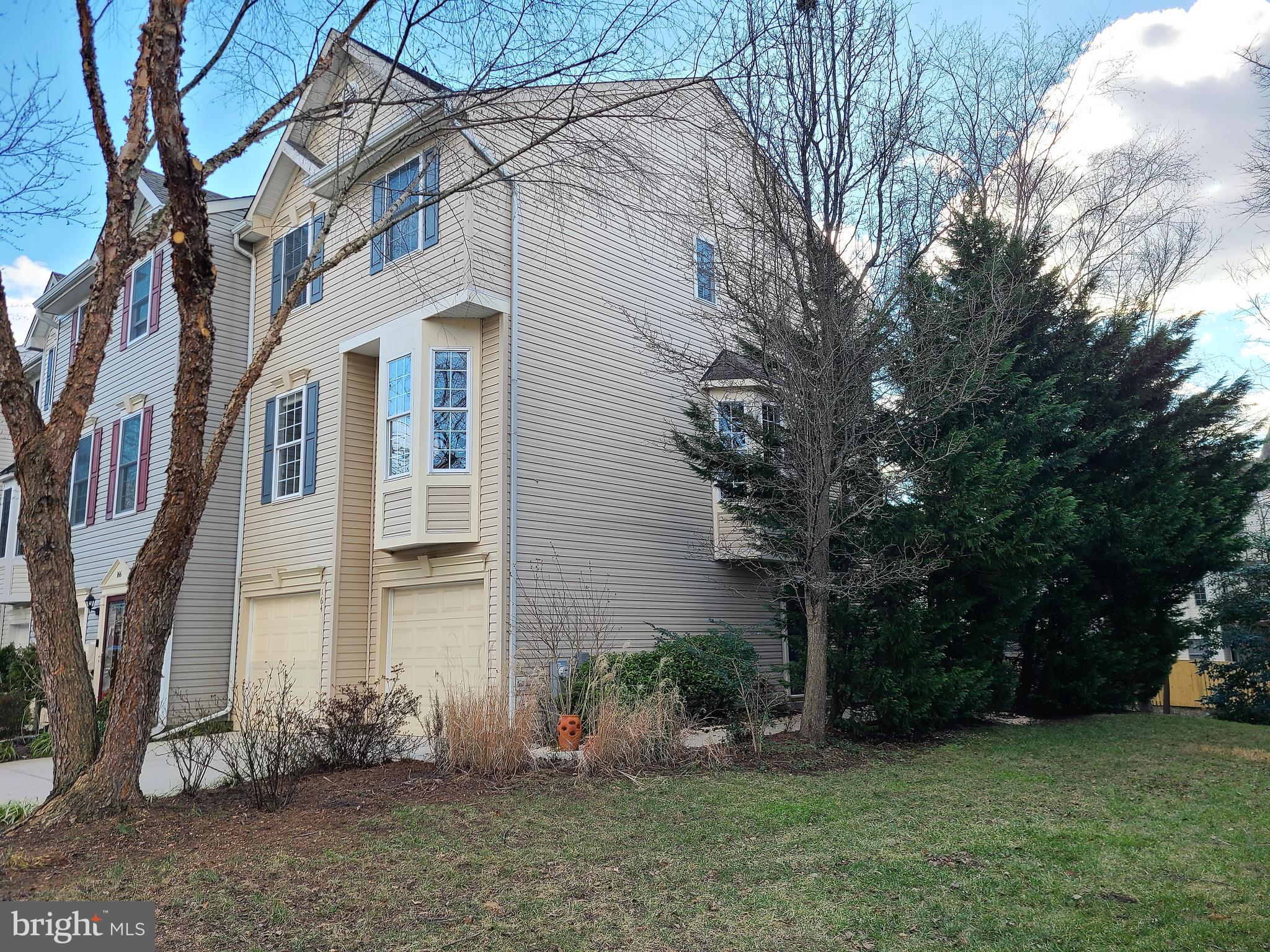 RIVER OAKS - Residential Lease