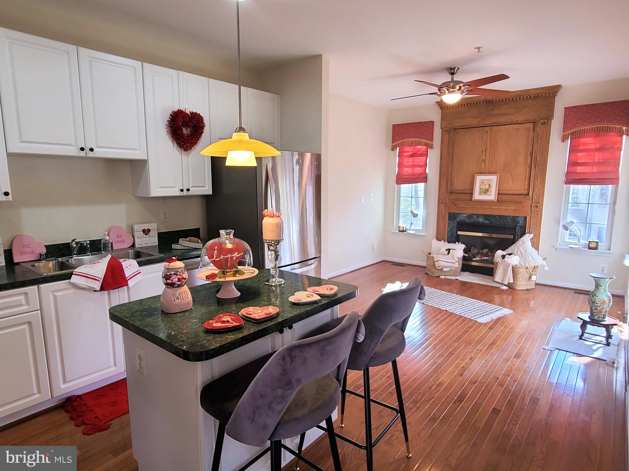 RIVER OAKS - Residential Lease