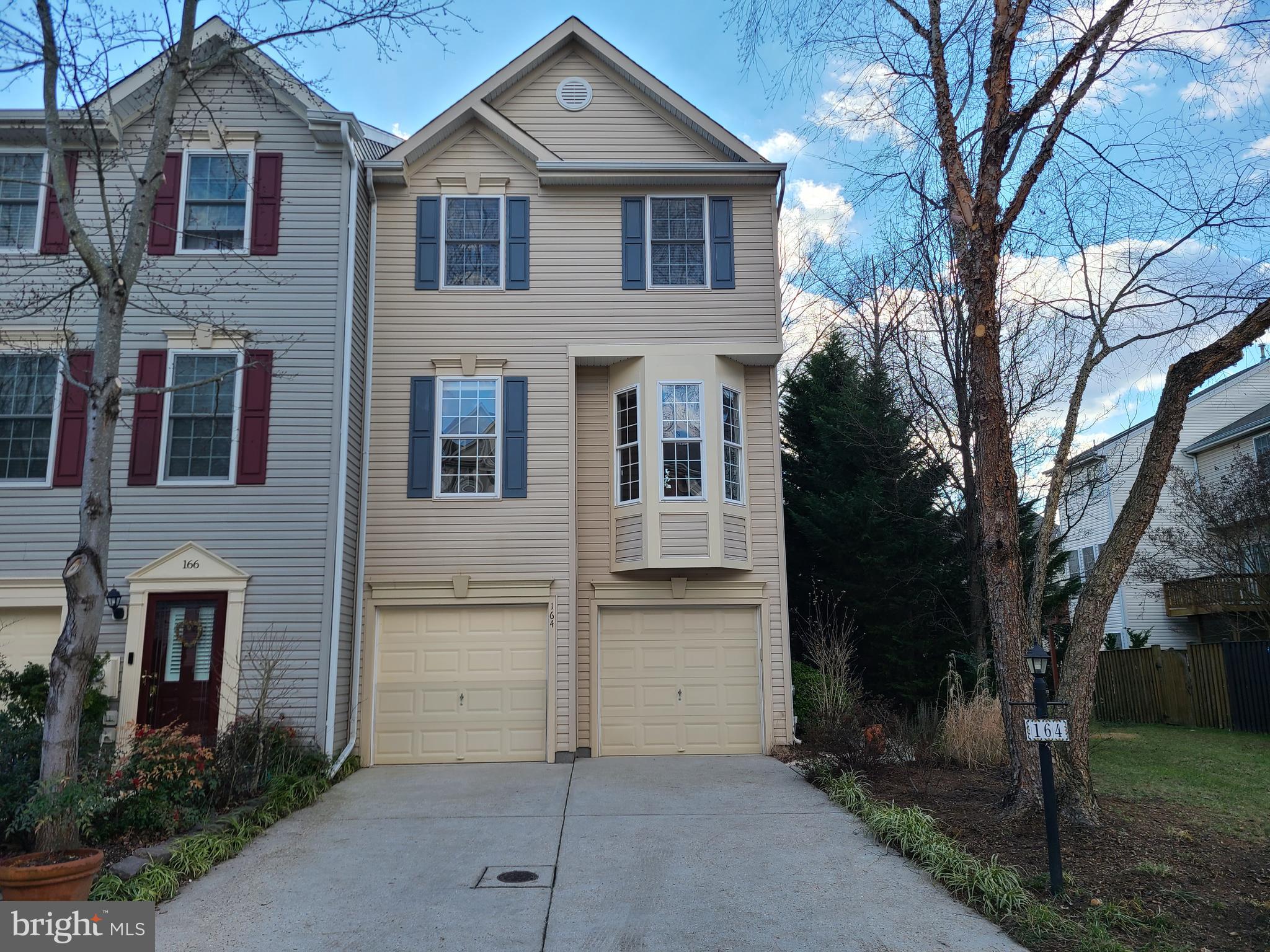 RIVER OAKS - Residential Lease