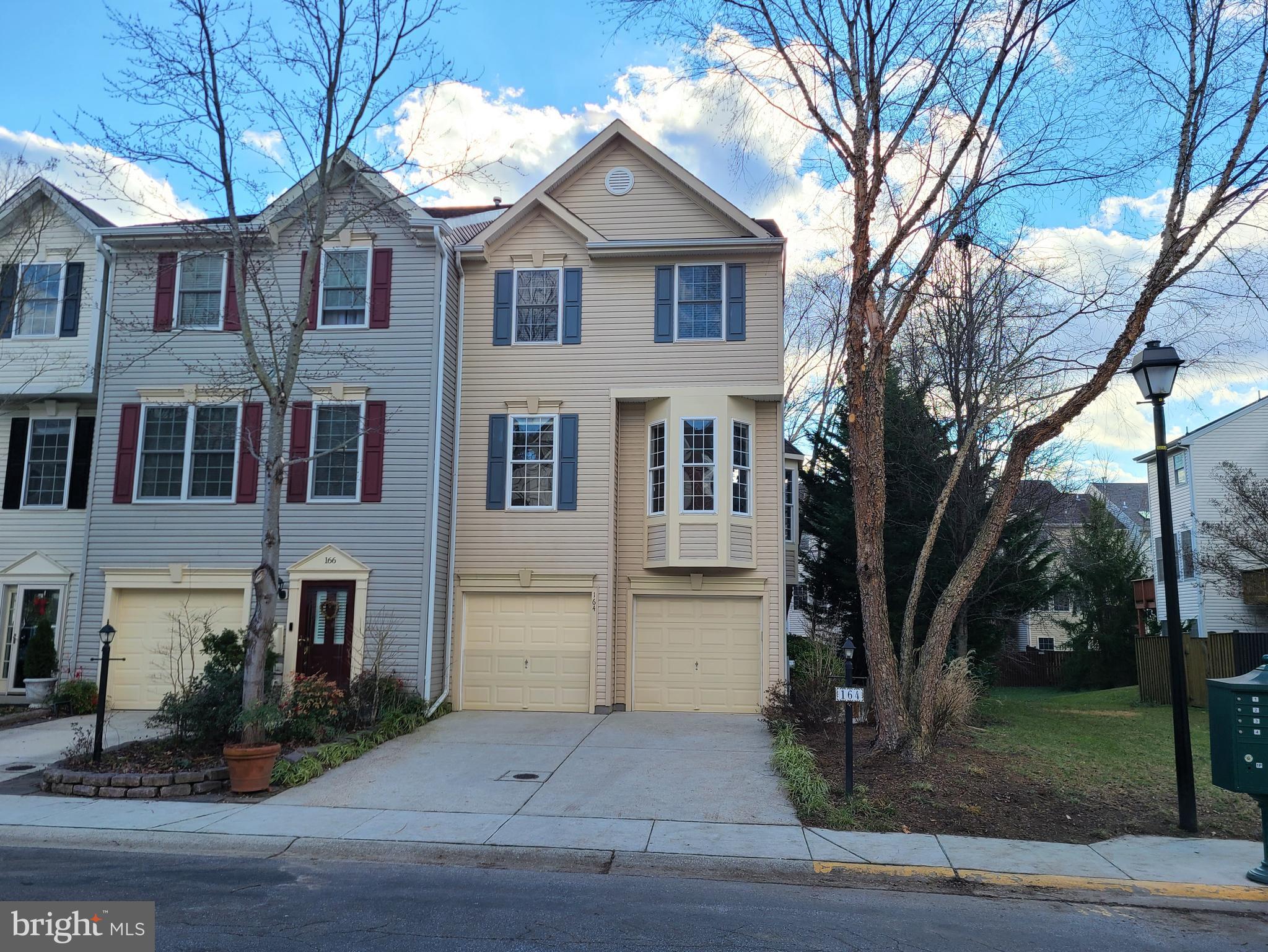 RIVER OAKS - Residential Lease