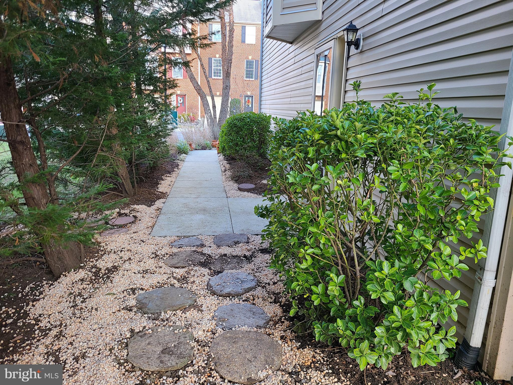 RIVER OAKS - Residential Lease