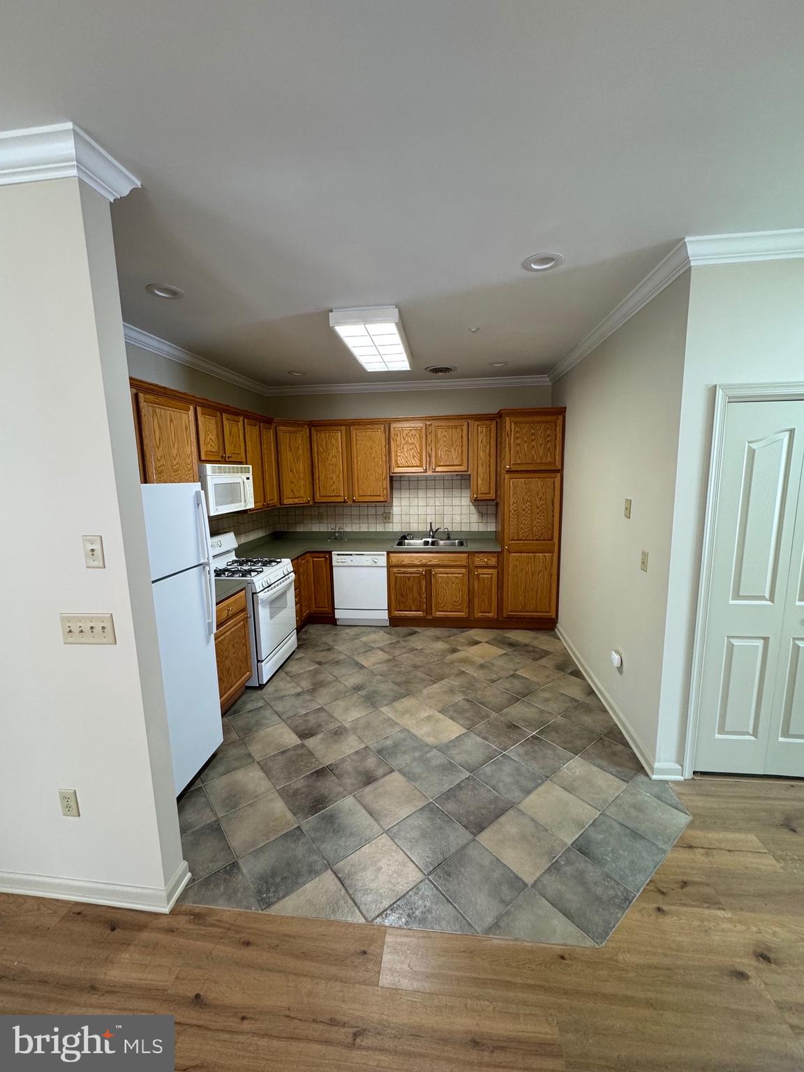 MEADOWVIEW VILLAGE - Residential