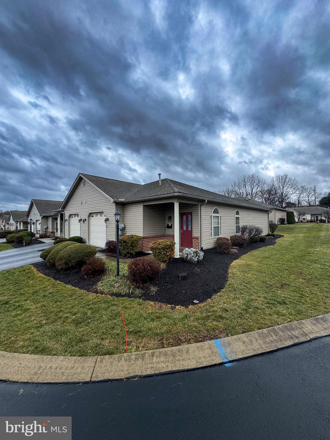 MEADOWVIEW VILLAGE - Residential