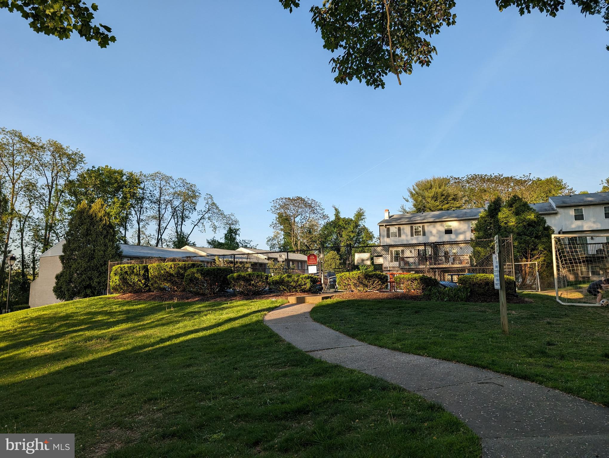 THE HUNTSMAN CONDOMINIUM - Residential