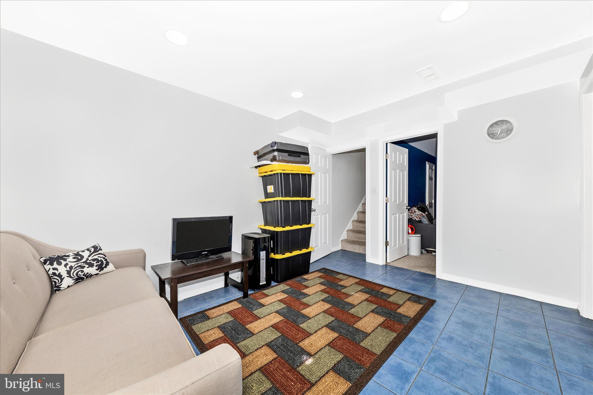 KEMP MILL ESTATES - Residential