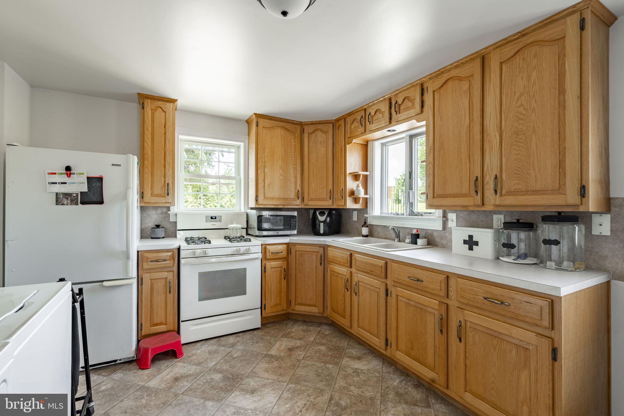 CAERNARVON TWP - Residential