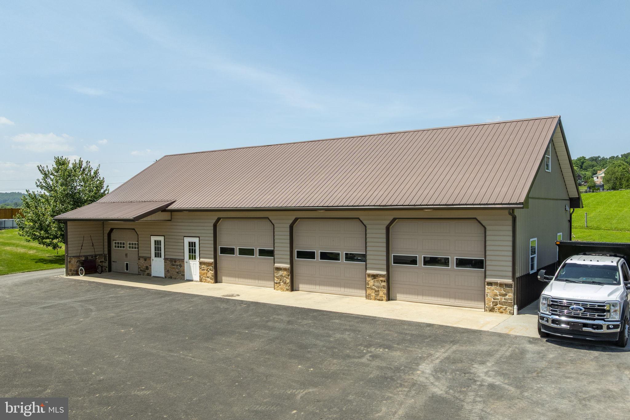 CAERNARVON TWP - Residential