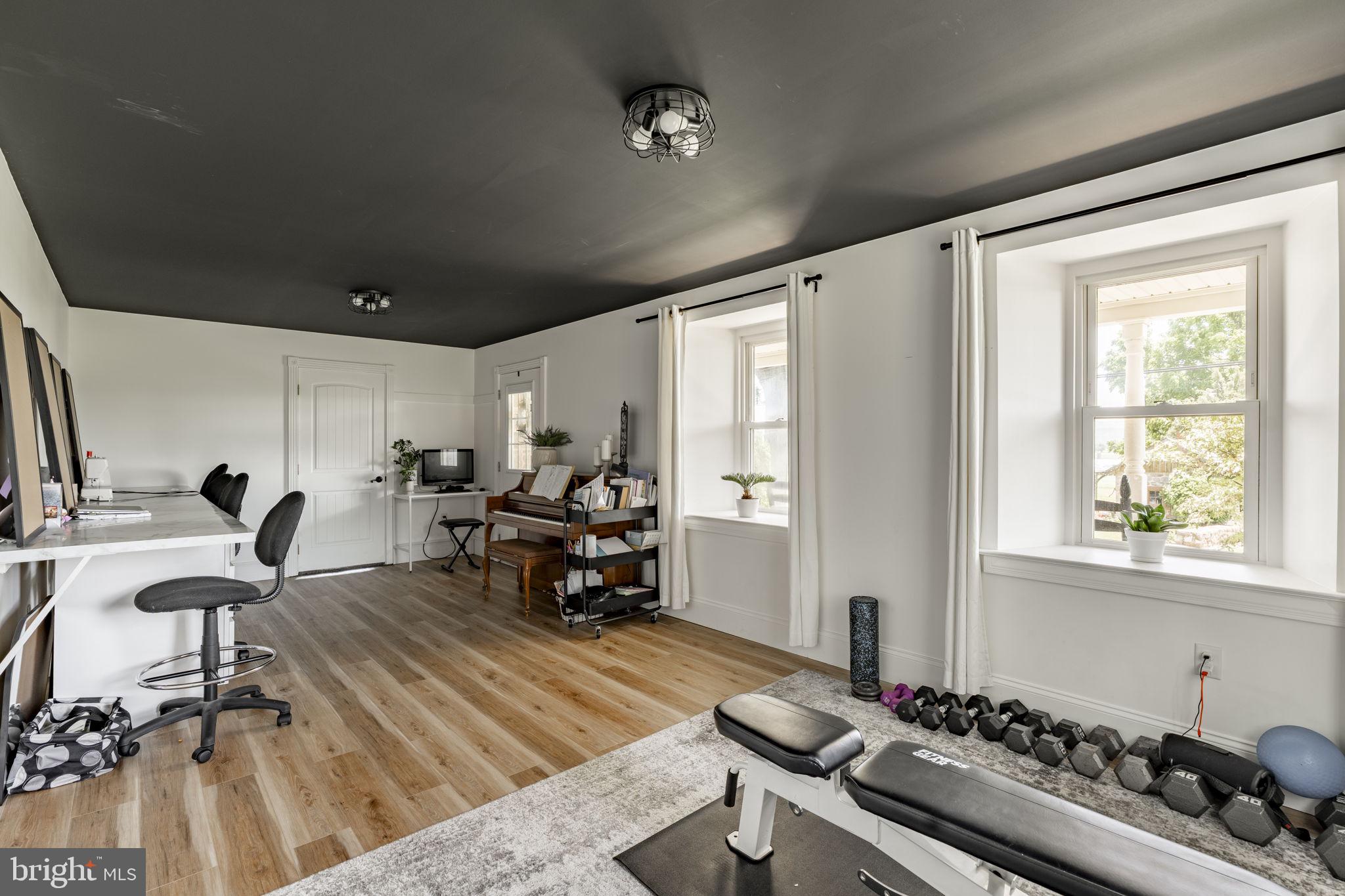 CAERNARVON TWP - Residential