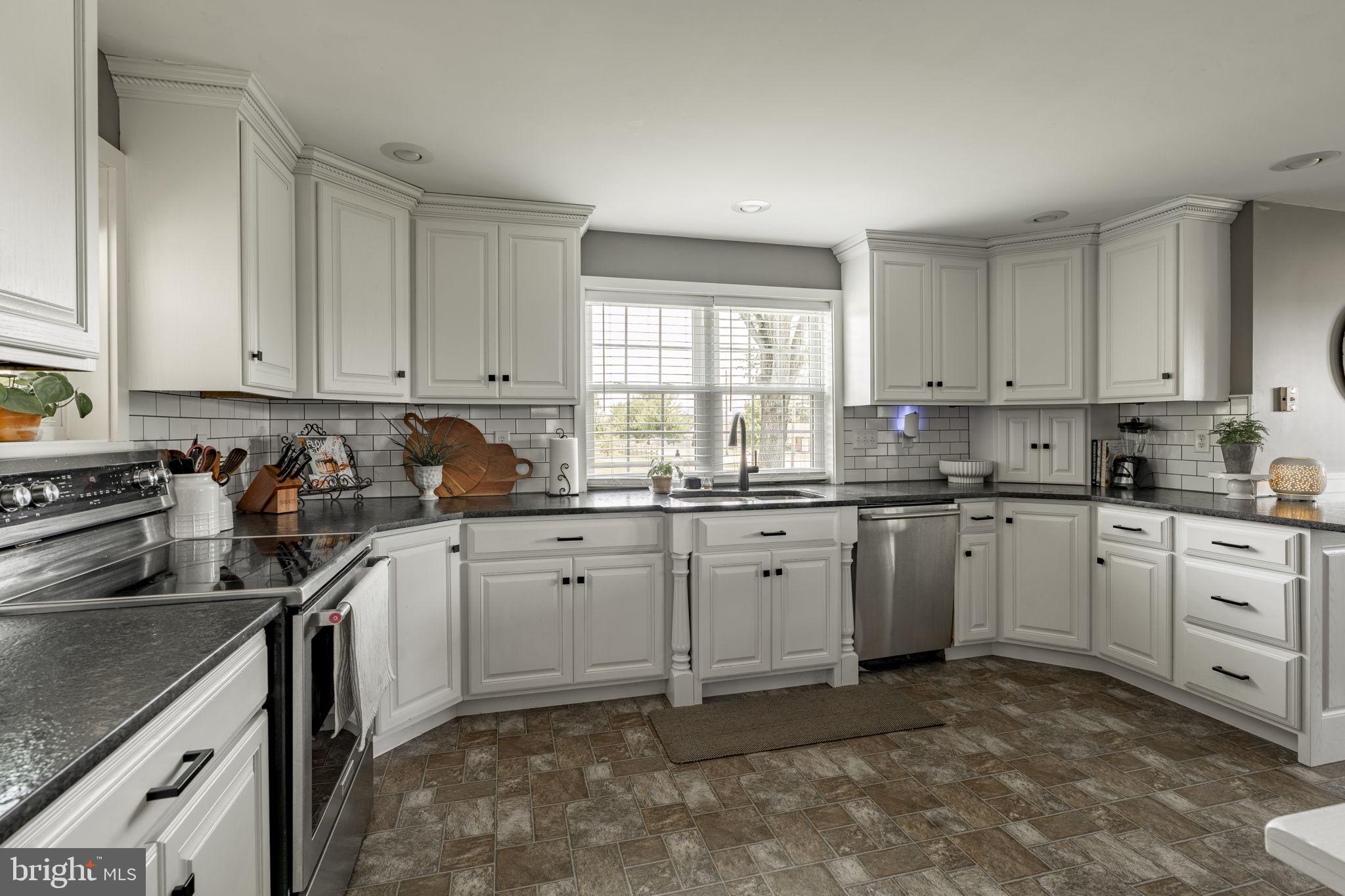 CAERNARVON TWP - Residential