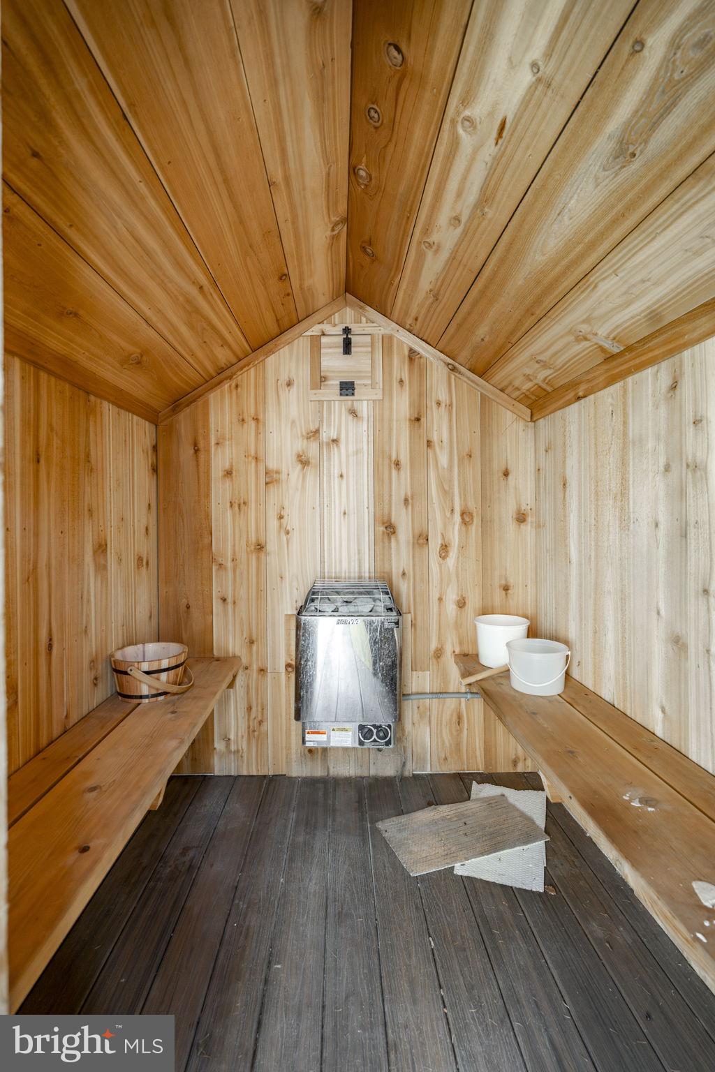 CAERNARVON TWP - Residential