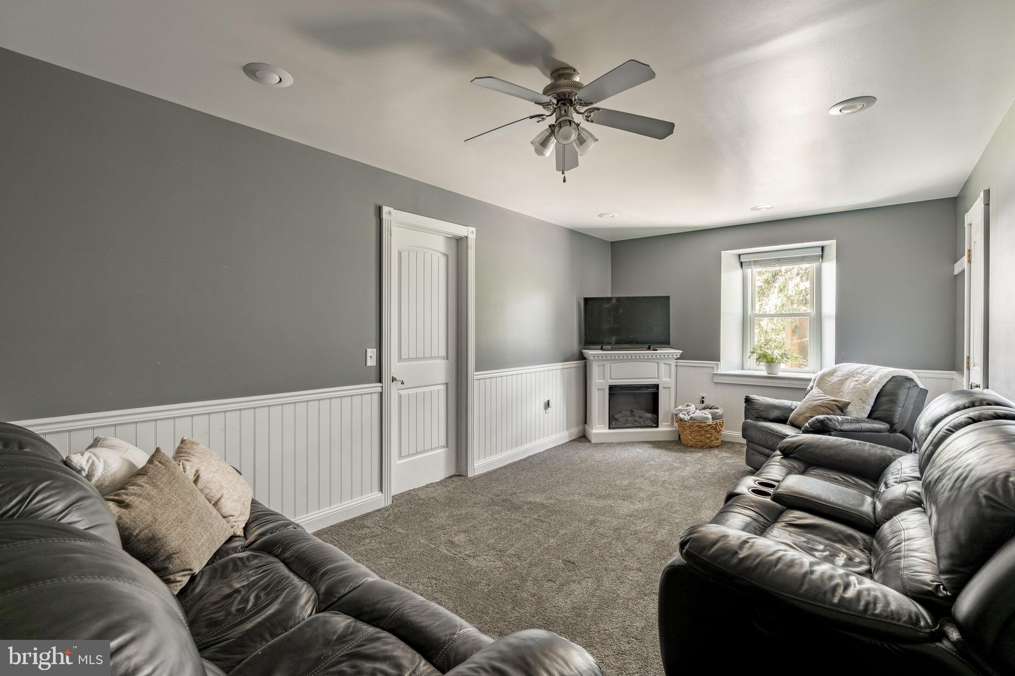 CAERNARVON TWP - Residential